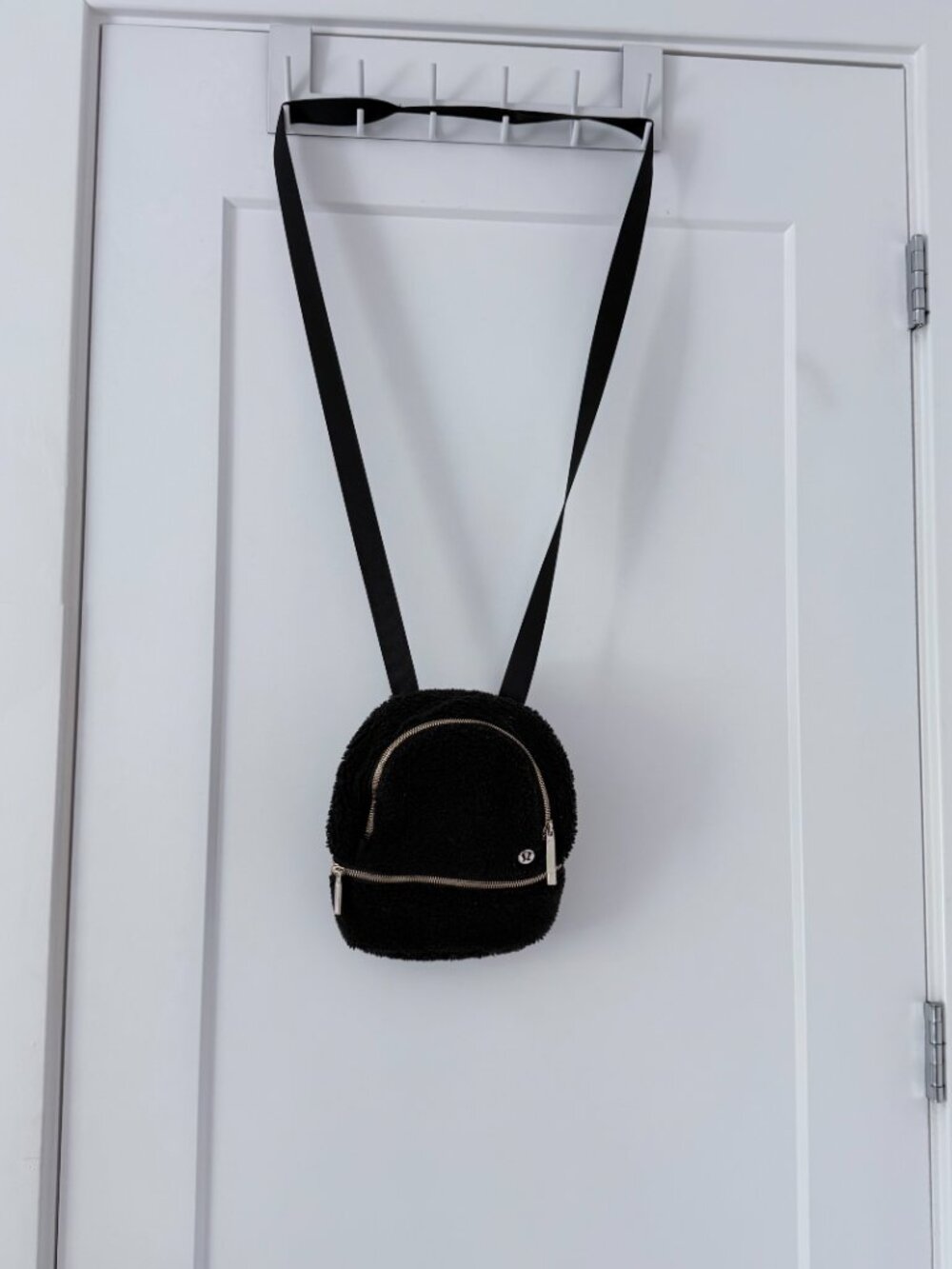Lululemon Athletica City Adventurer Backpack Micro *Fleece BLK/GOLD ONE SIZE - Picture 4 of 10